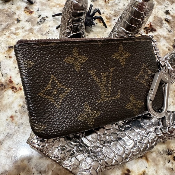 SOLD❤️Louis Vuitton Vintage Key pouch chain card holder - Picture 7 of 11